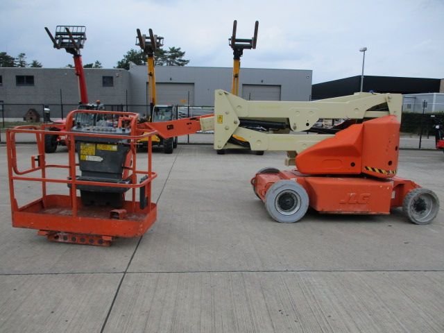 jlg-038-1688023816.jpg